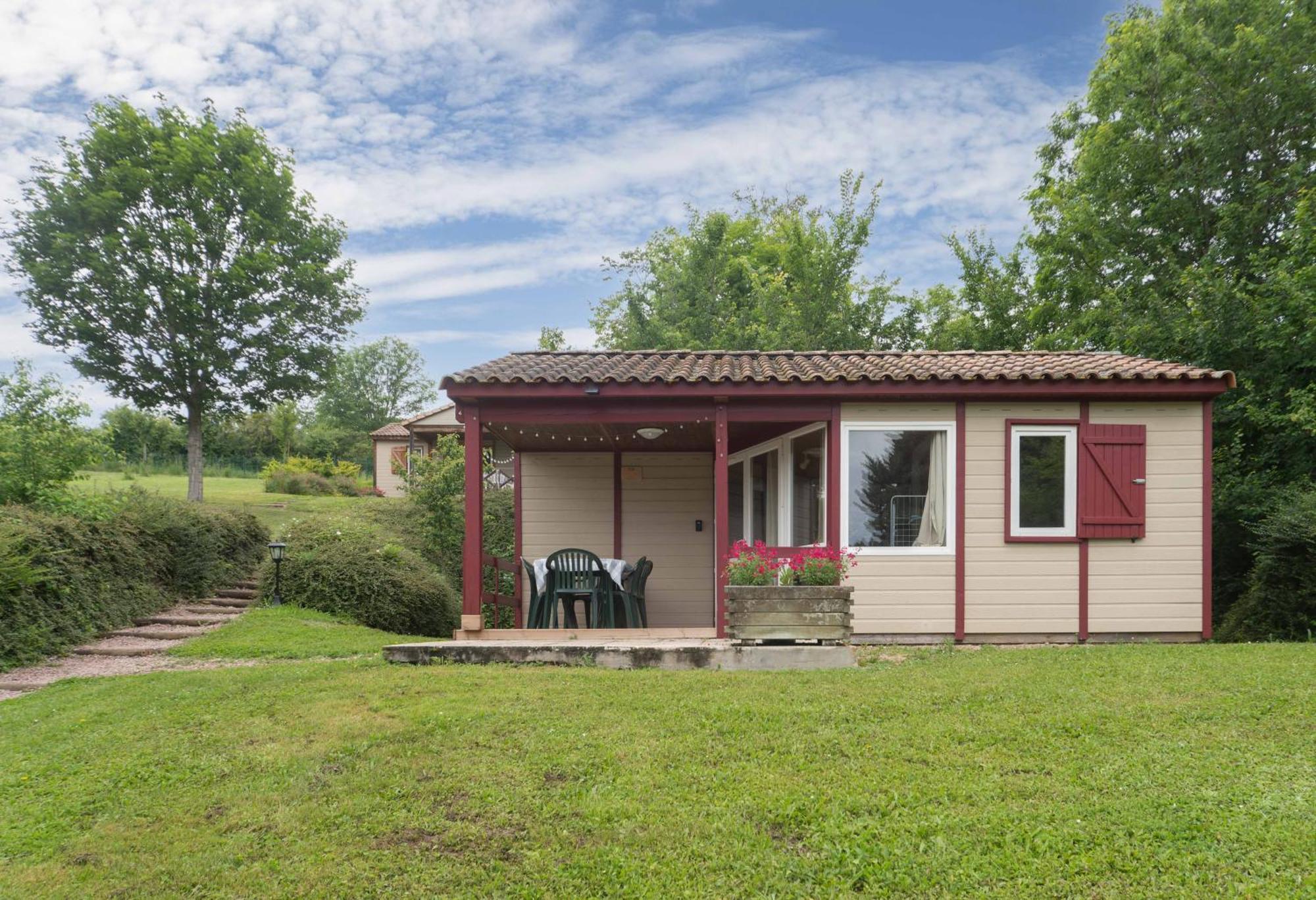 Camping Le Mont Libre - Cottage & Espace Nature - جنات المظهر الخارجي الصورة