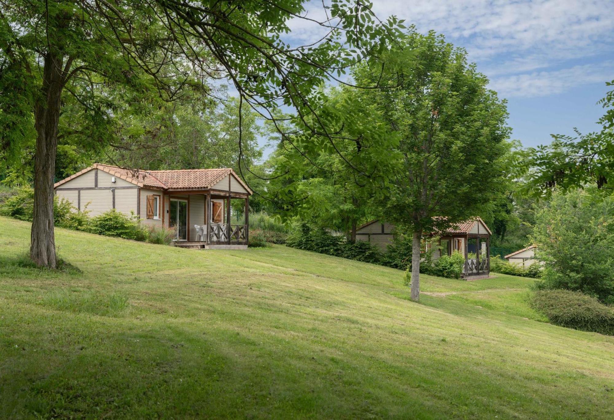 Camping Le Mont Libre - Cottage & Espace Nature - جنات المظهر الخارجي الصورة